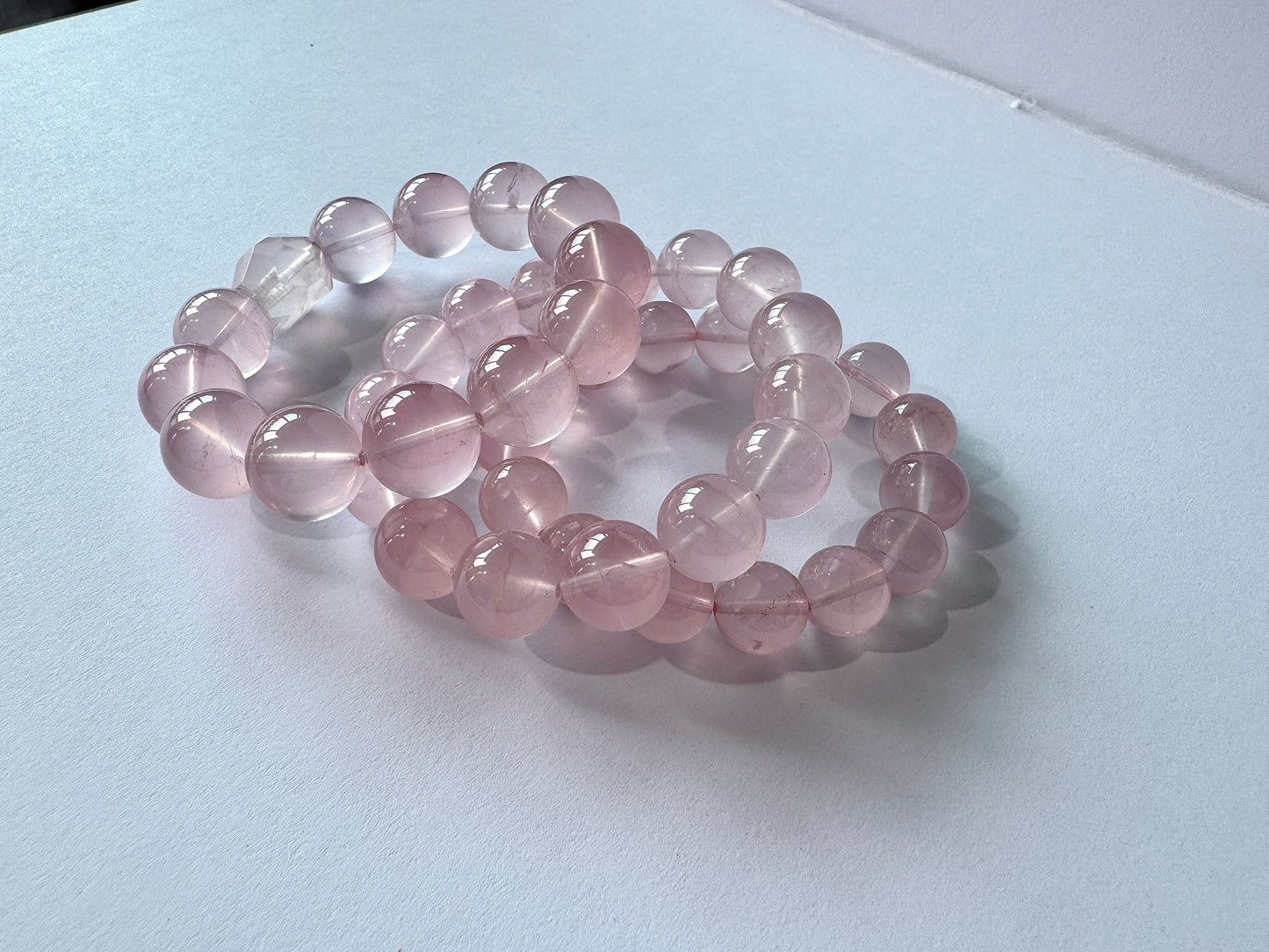 Rose quartz (水透体粉晶)