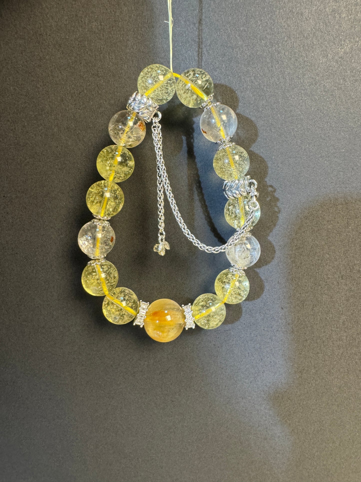 金色天使 / Lady in Yellow
